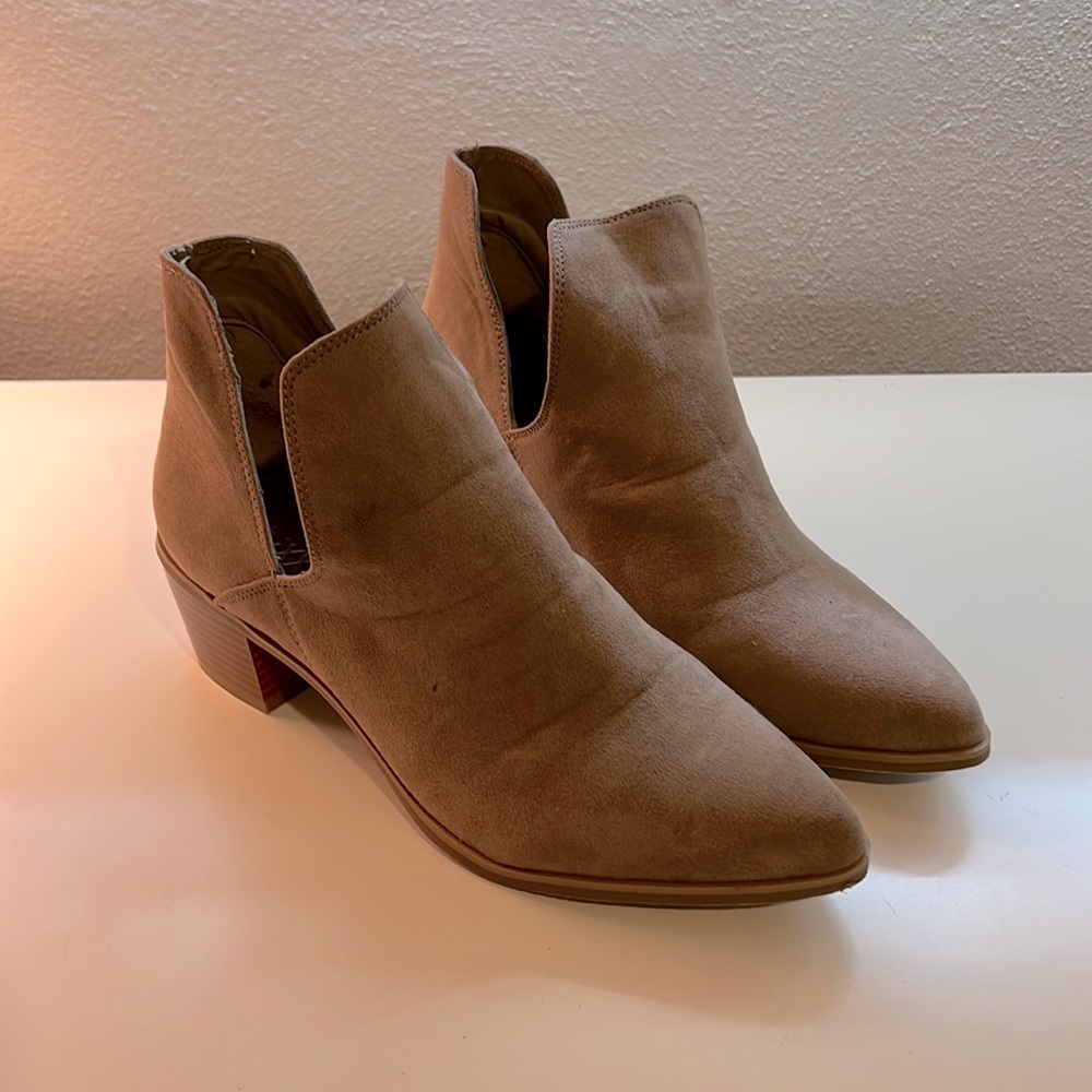New Mixx Shuz Tan Cut Out Booties Size 7